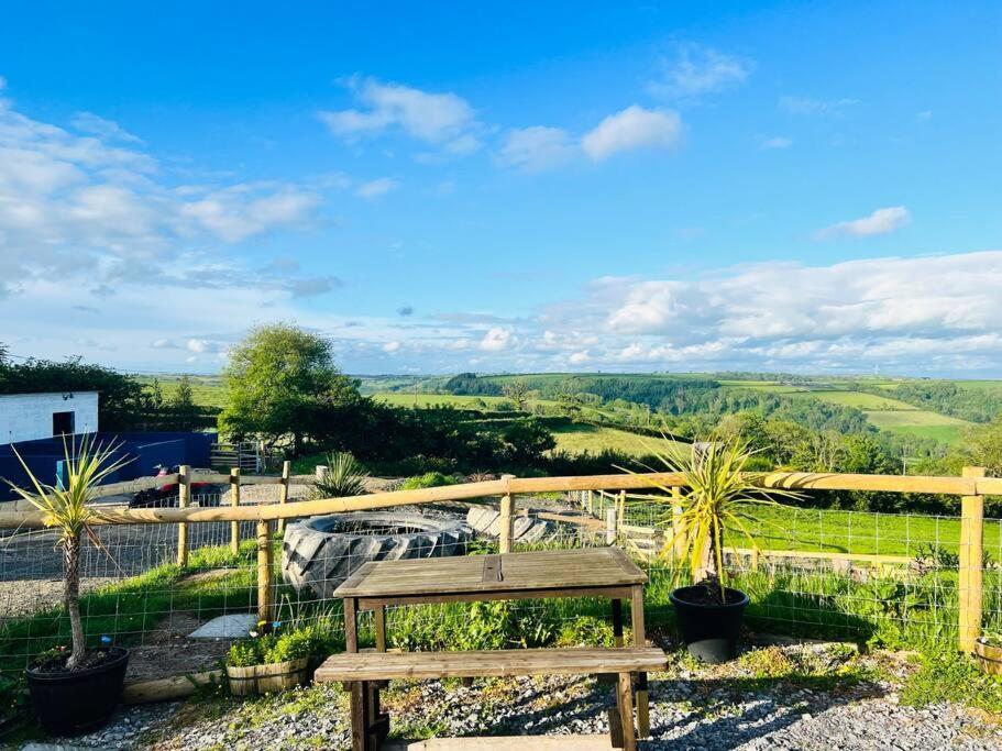 2 Bedroom Holiday Home In The Heart Of West Wales Сент-Кліарз Екстер'єр фото